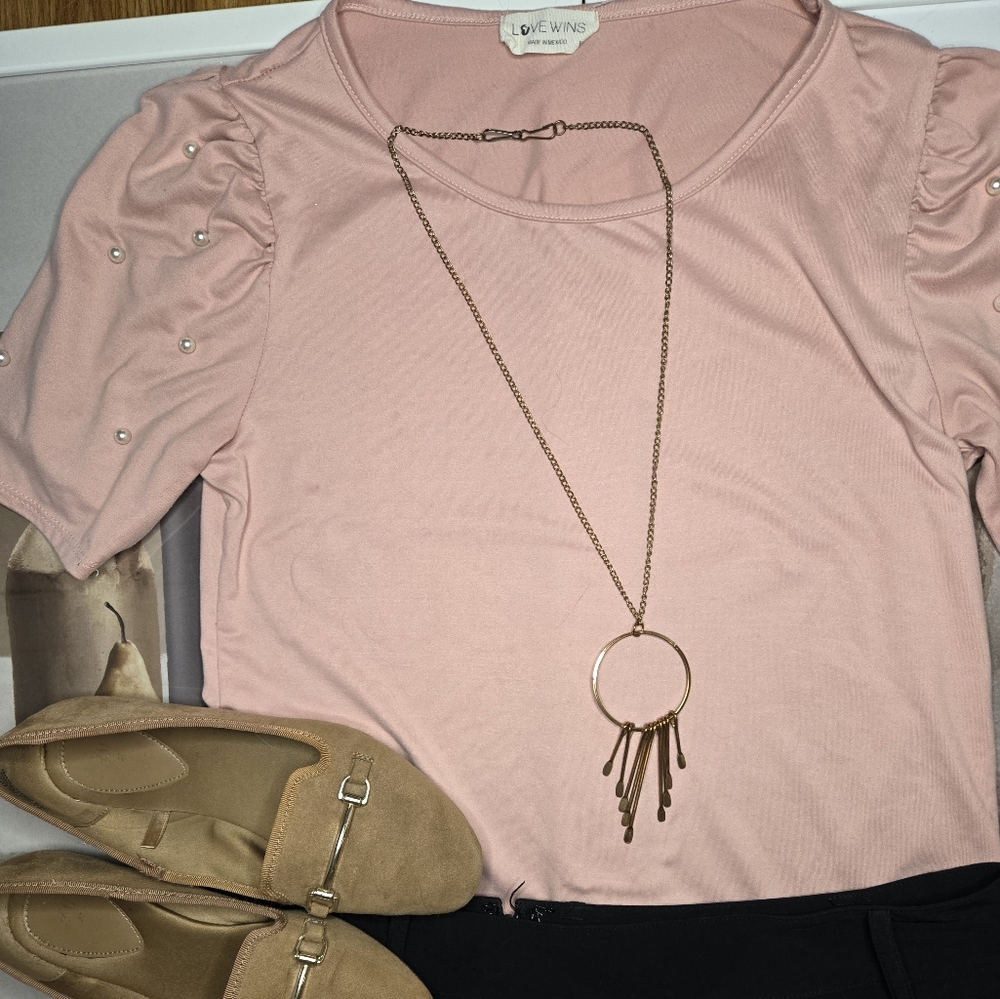 Blouse. - Picture 2 of 3